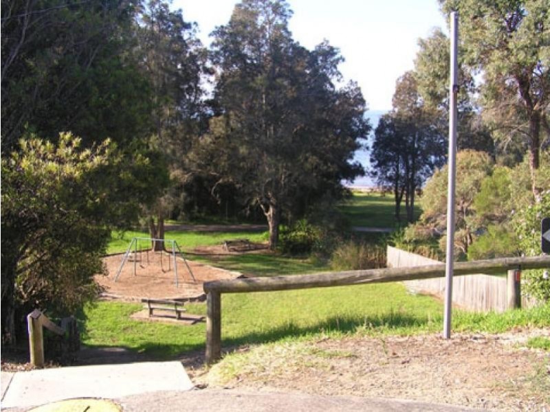 53 Hinemoa Ave, Killarney Vale NSW 2261