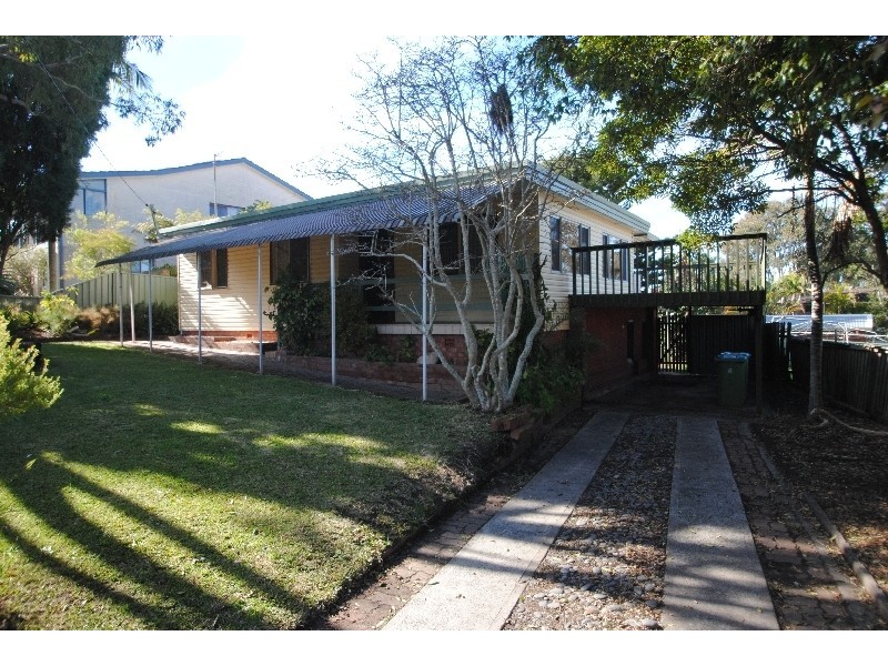 1 Nacooma Road, Buff Point NSW 2262