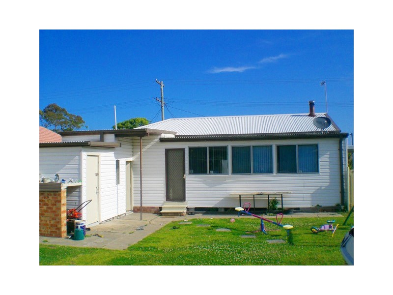 8 Glenlake Avenue, Toukley NSW 2263