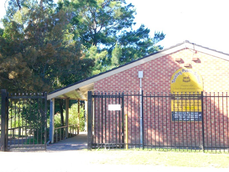 9 Ray Street, Toukley NSW 2263
