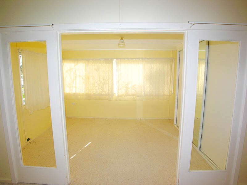 15 Eighth Avenue, Toukley NSW 2263