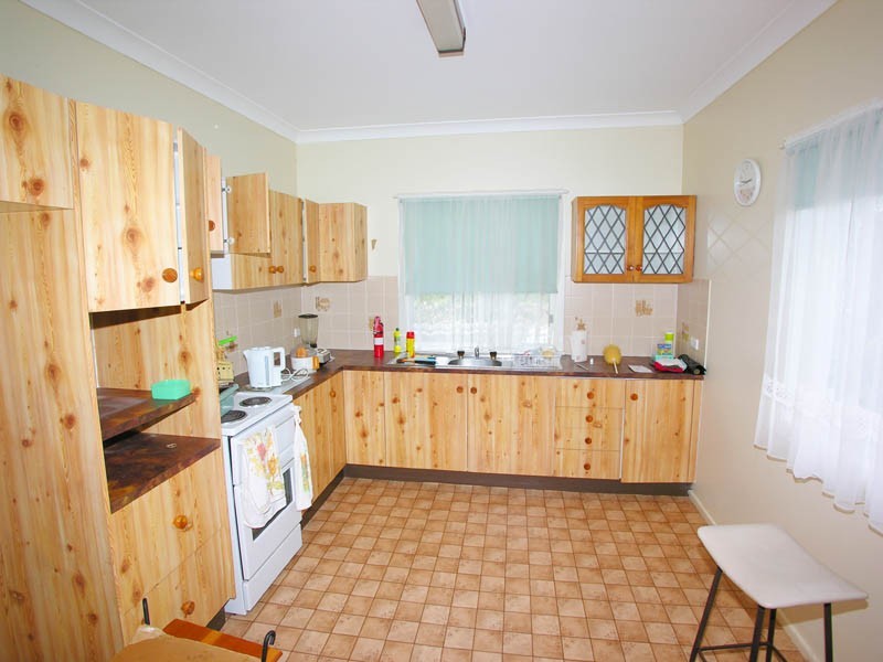 15 Eighth Avenue, Toukley NSW 2263