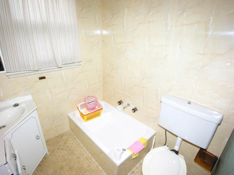 15 Eighth Avenue, Toukley NSW 2263