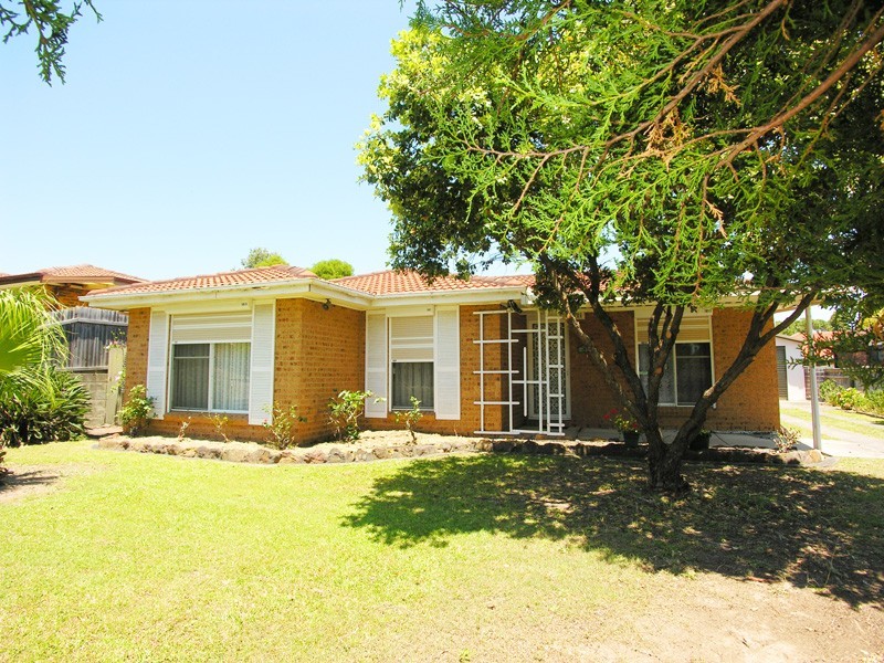 35 Premier Way, Bateau Bay NSW 2261