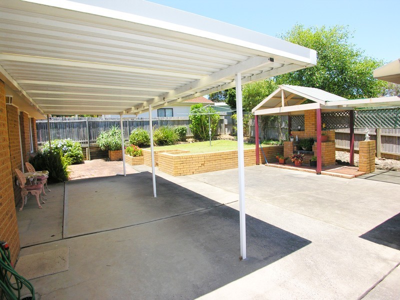 35 Premier Way, Bateau Bay NSW 2261