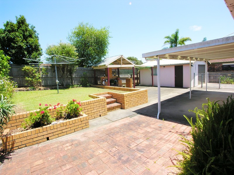 35 Premier Way, Bateau Bay NSW 2261