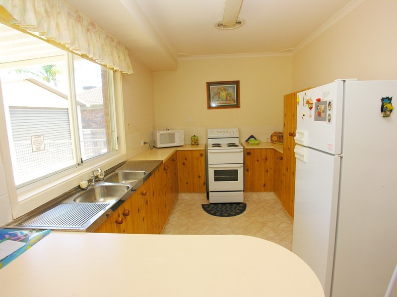 35 Premier Way, Bateau Bay NSW 2261