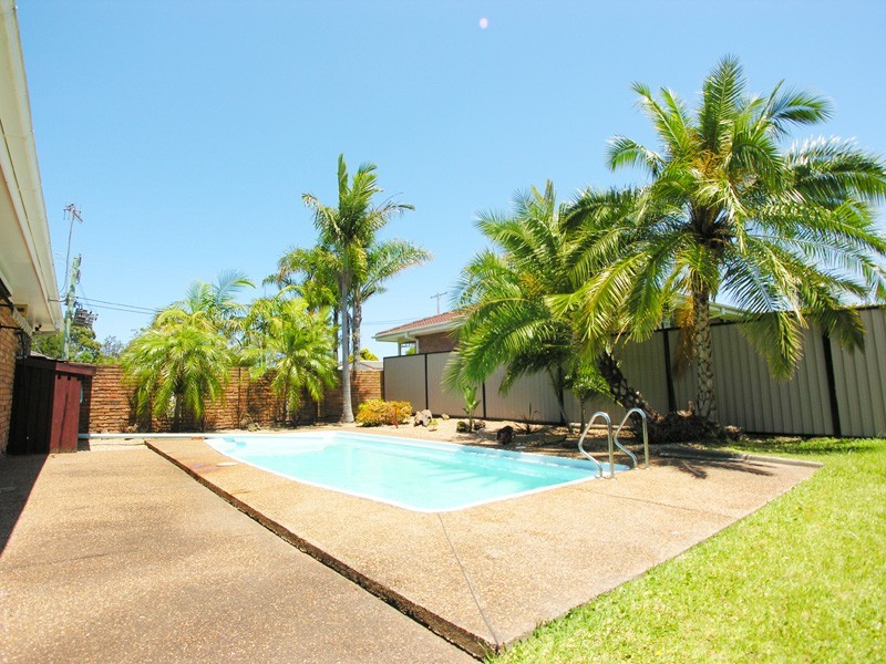 90 Robertson Road, Killarney Vale NSW 2261