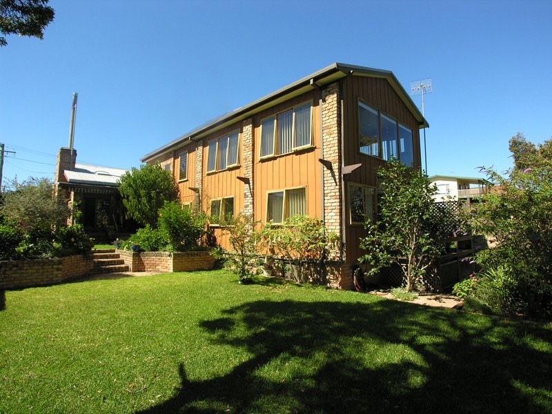 93 Lakeside Parade, The Entrance NSW 2261