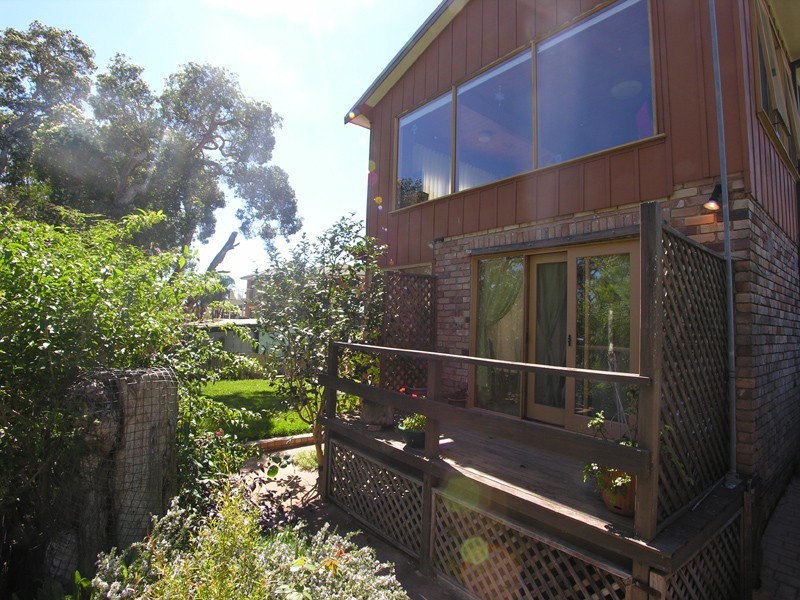 93 Lakeside Parade, The Entrance NSW 2261