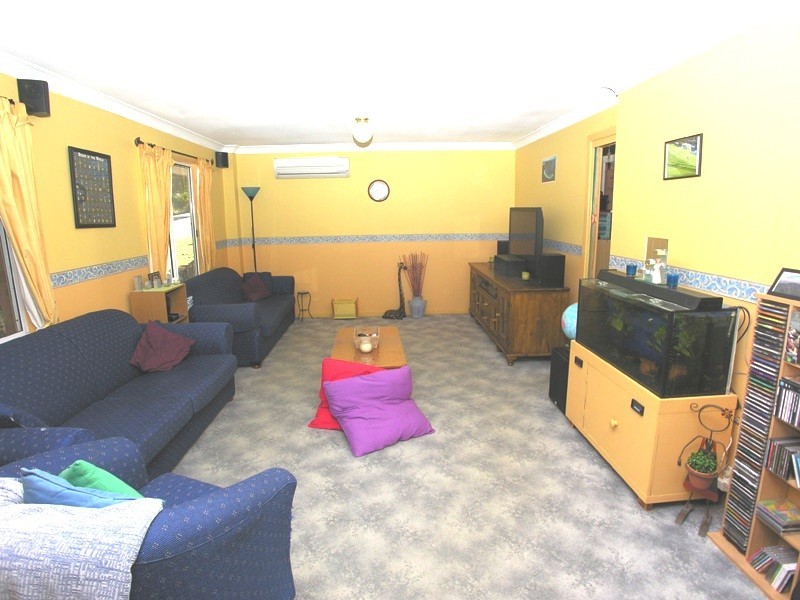 7 Bottle Brush Drive, Glenning Valley NSW 2261