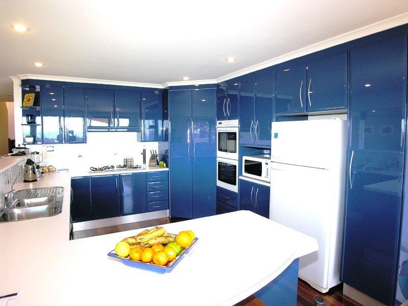 2 Peak Street, Bateau Bay NSW 2261