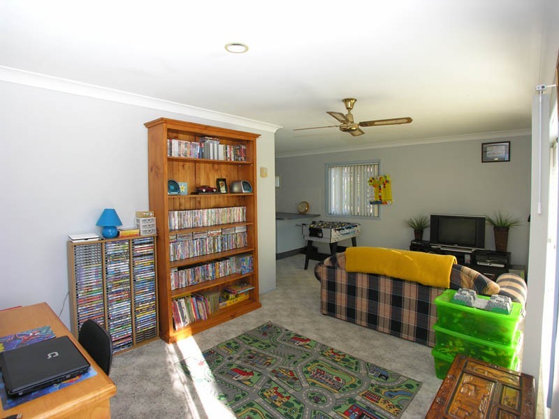 10 Essex Street, Gorokan NSW 2263