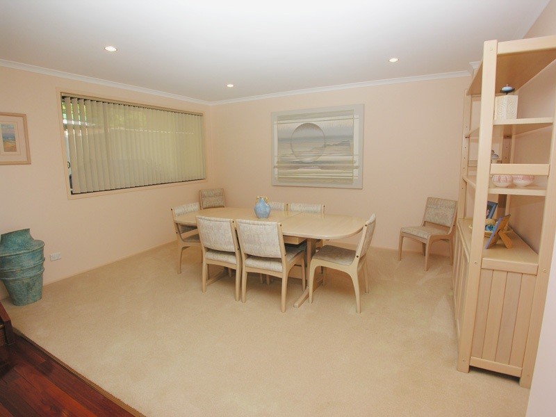 2 Peak Street, Bateau Bay NSW 2261