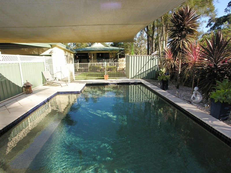 37 Warner Road, Tuggerawong NSW 2259