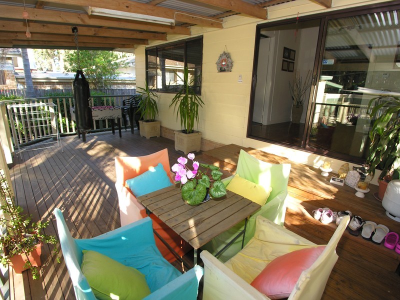 37 Warner Road, Tuggerawong NSW 2259