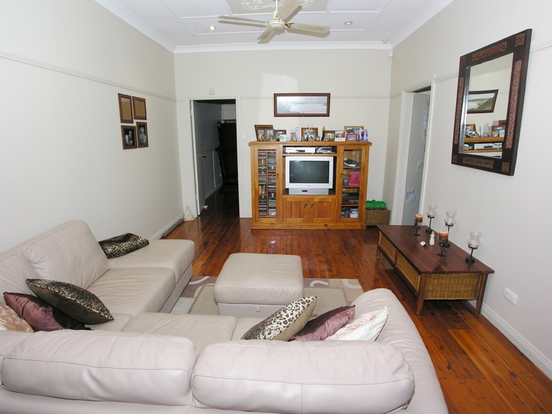 37 Warner Road, Tuggerawong NSW 2259