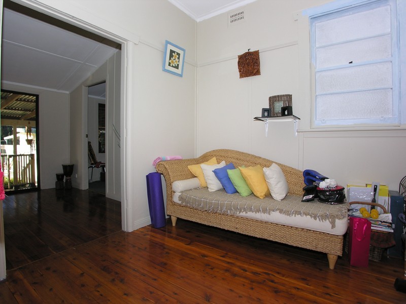 37 Warner Road, Tuggerawong NSW 2259