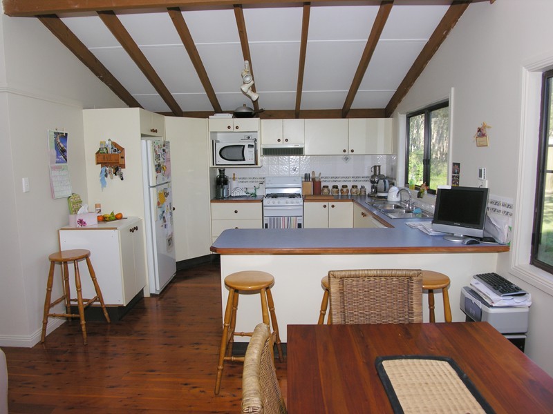 37 Warner Road, Tuggerawong NSW 2259