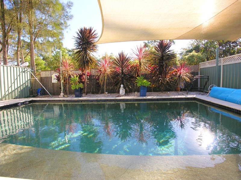 37 Warner Road, Tuggerawong NSW 2259