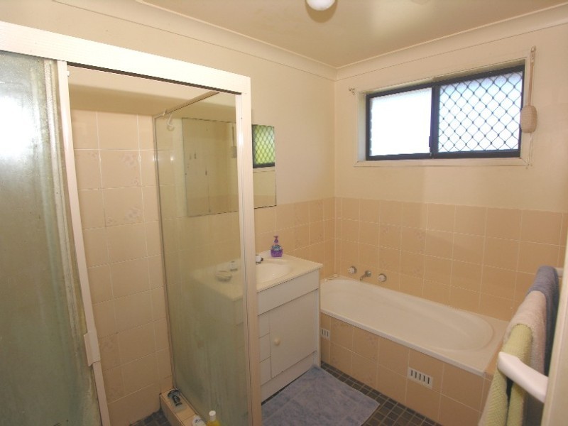 8 Debra Anne Drive, Bateau Bay NSW 2261