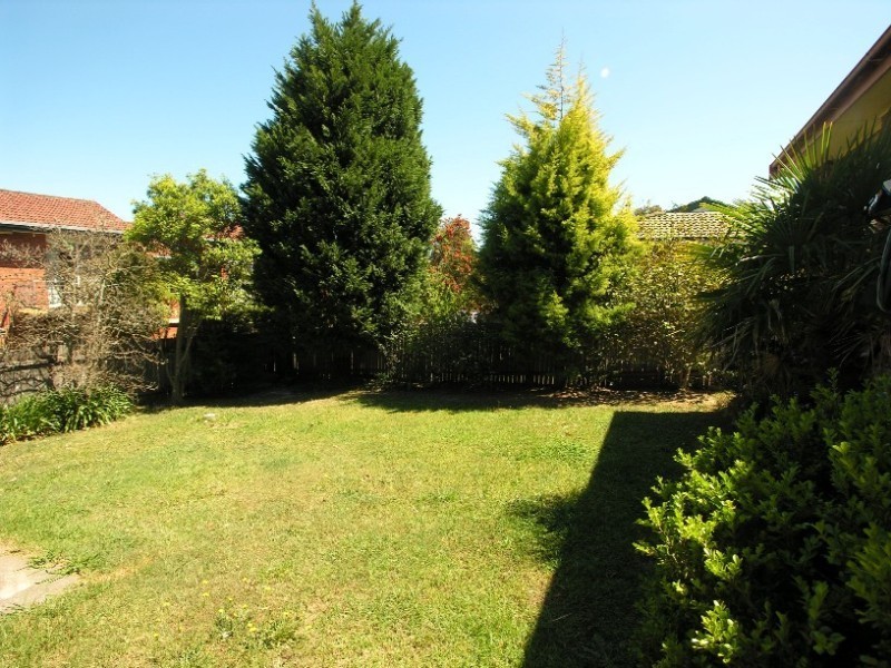 8 Debra Anne Drive, Bateau Bay NSW 2261