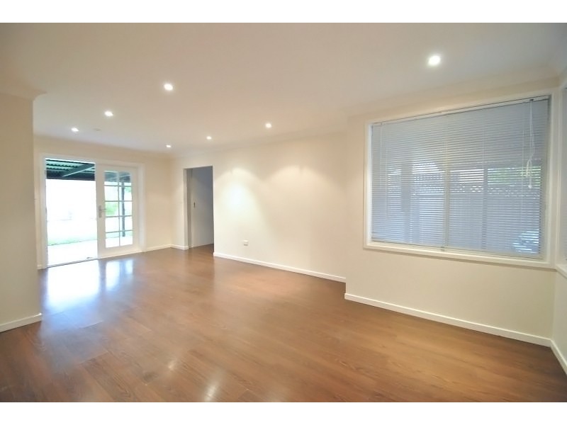 33 Debra Anne Drive, Bateau Bay NSW 2261