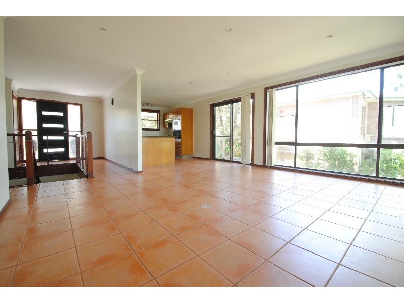 8 Marine Parade, Rocky Point NSW 2259