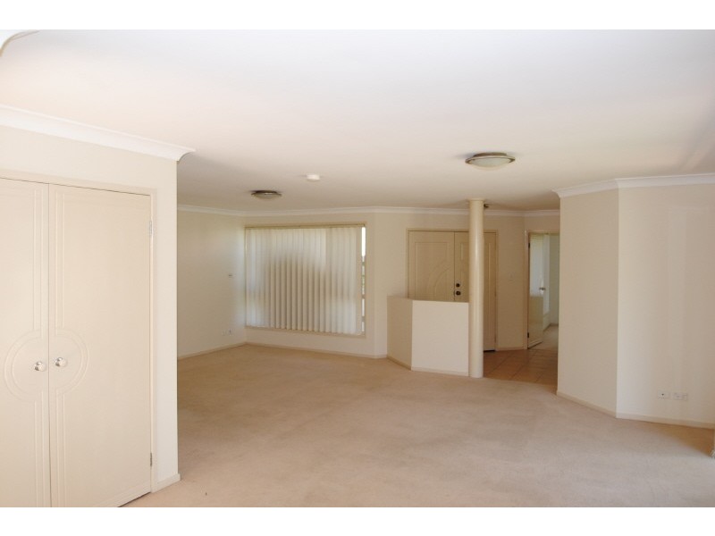 6 Blue Box Close, Hamlyn Terrace NSW 2259