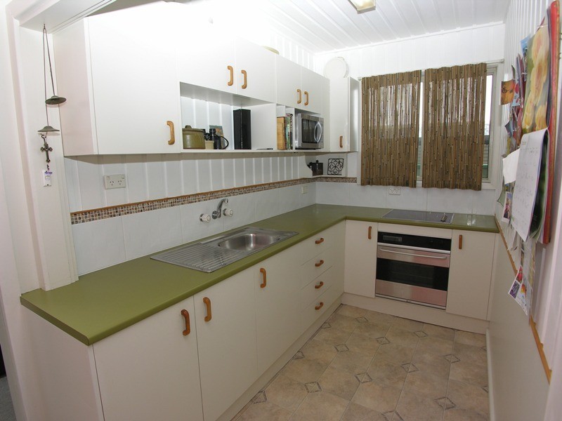 12 Flinders Avenue, Killarney Vale NSW 2261
