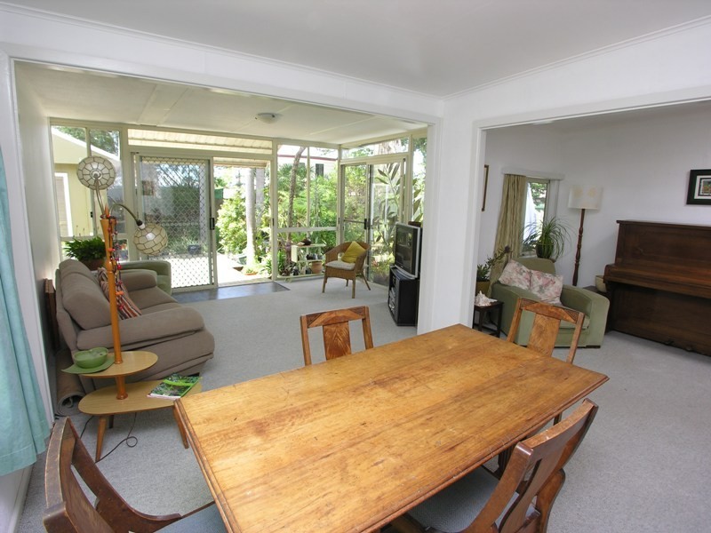 12 Flinders Avenue, Killarney Vale NSW 2261