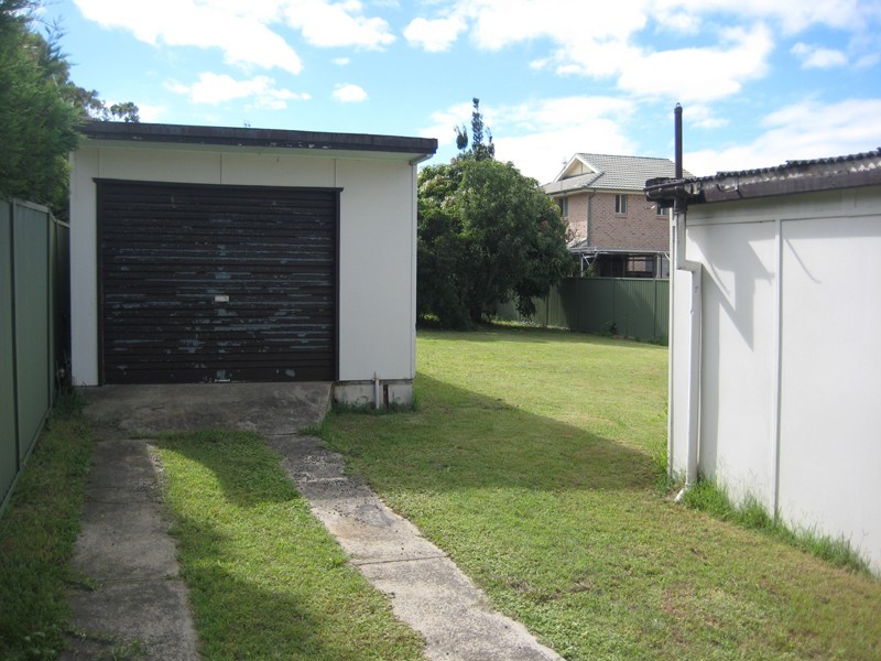 17 Victoria Ave, Toukley NSW 2263