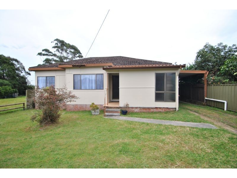 32 Holmes Ave, Toukley NSW 2263