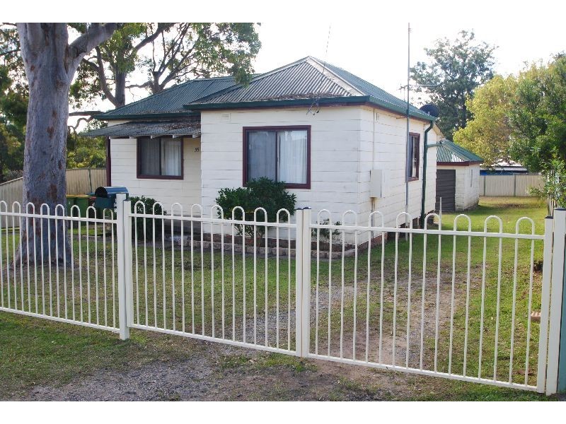 35 Manuka Parade, Gorokan NSW 2263