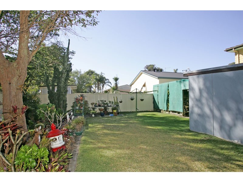42 Yimbala Street, Killarney Vale NSW 2261