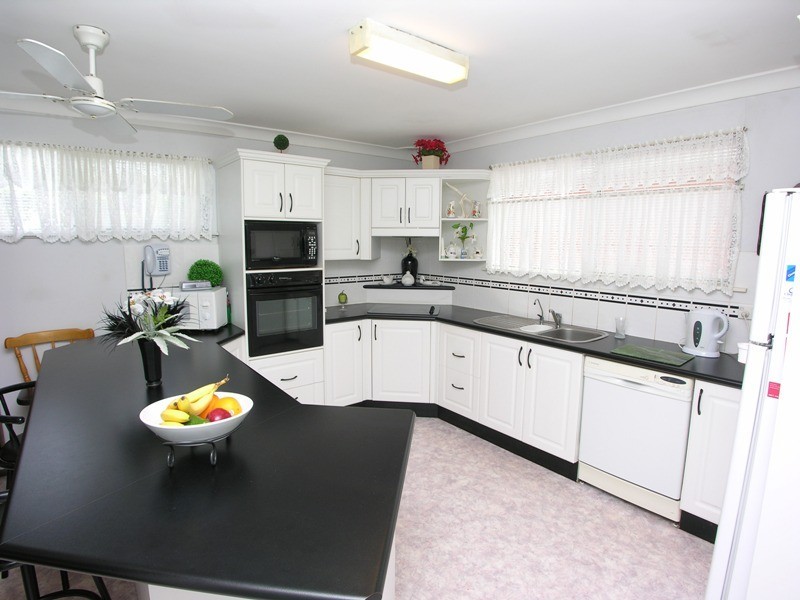 3 Hillcrest Avenue, Bateau Bay NSW 2261