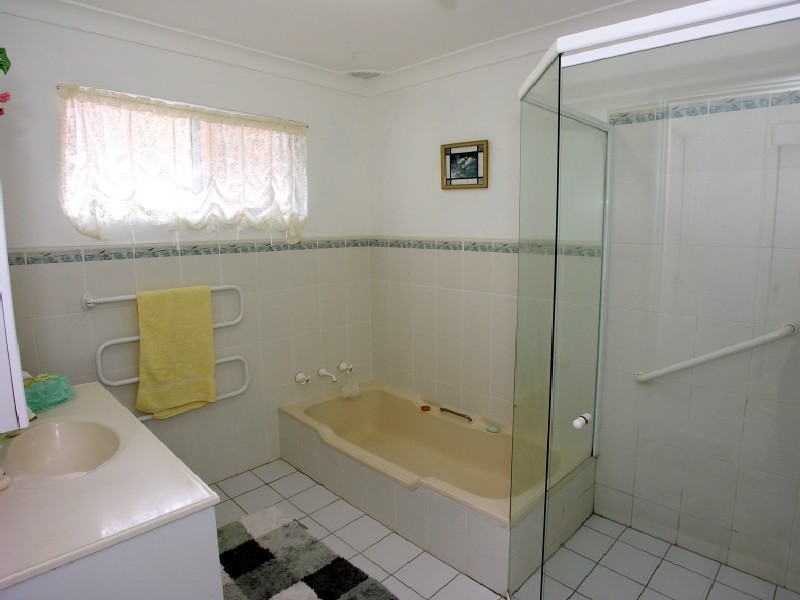 3 Hillcrest Avenue, Bateau Bay NSW 2261