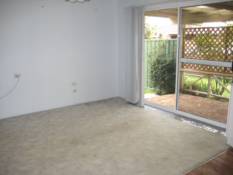 a/5 Holly Close, Lake Haven NSW 2263