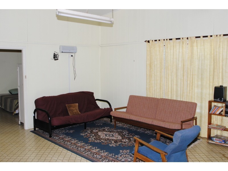 33 Fourth Avenue, Toukley NSW 2263