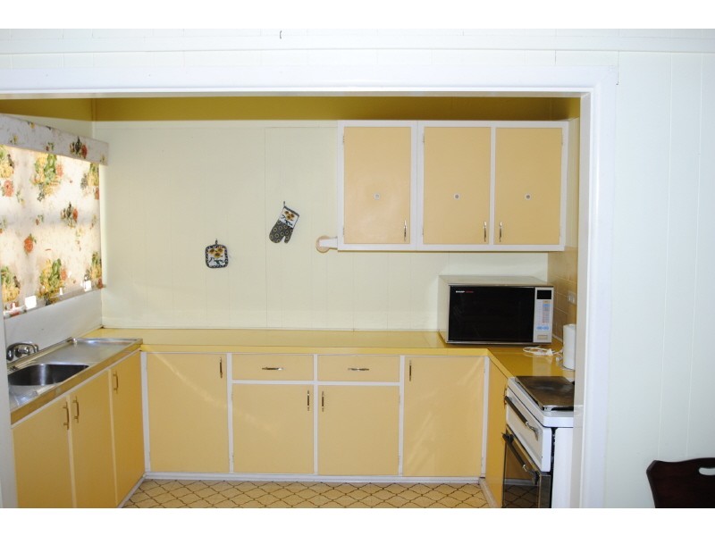 33 Fourth Avenue, Toukley NSW 2263