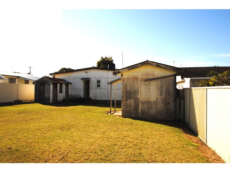 33 Fourth Avenue, Toukley NSW 2263