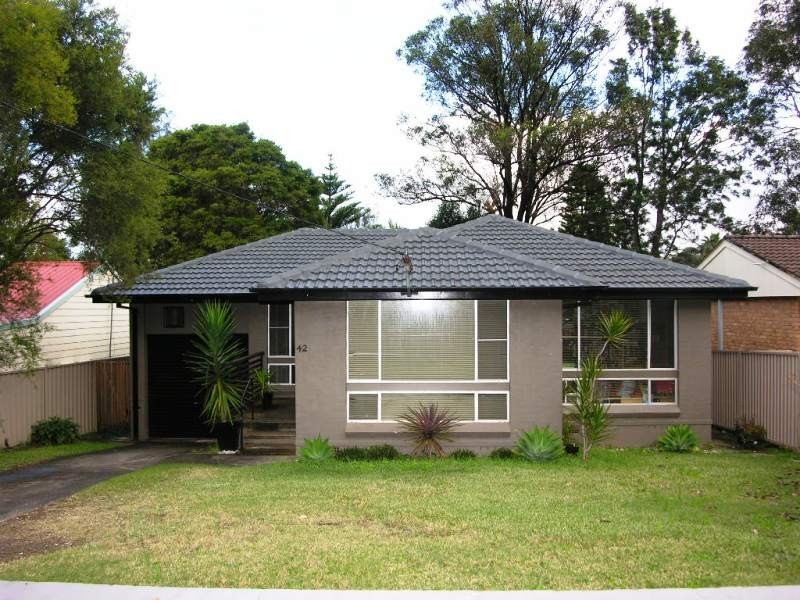 42 Albatross Road, Berkeley Vale NSW 2261
