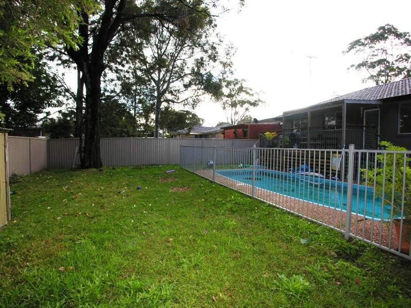42 Albatross Road, Berkeley Vale NSW 2261