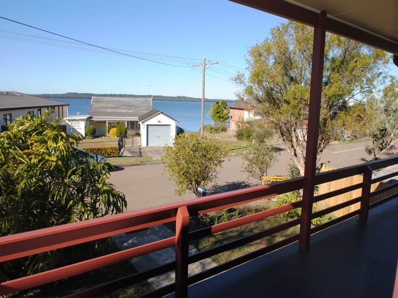 12 Viewpoint Drive, Toukley NSW 2263