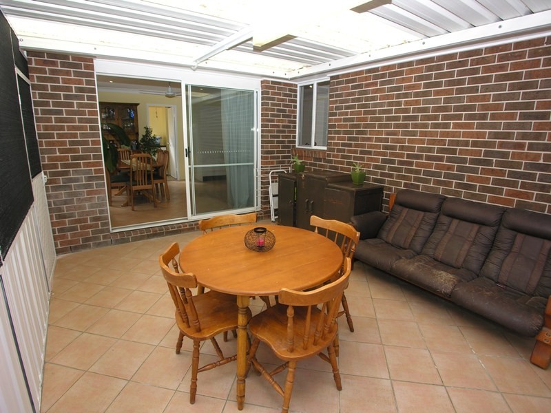 38 Poplars Avenue, Bateau Bay NSW 2261