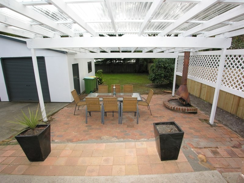 38 Poplars Avenue, Bateau Bay NSW 2261