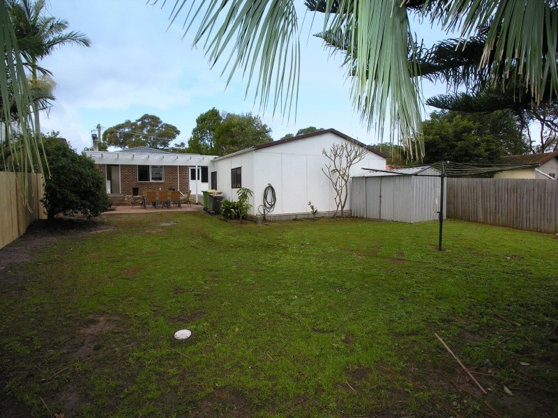 38 Poplars Avenue, Bateau Bay NSW 2261