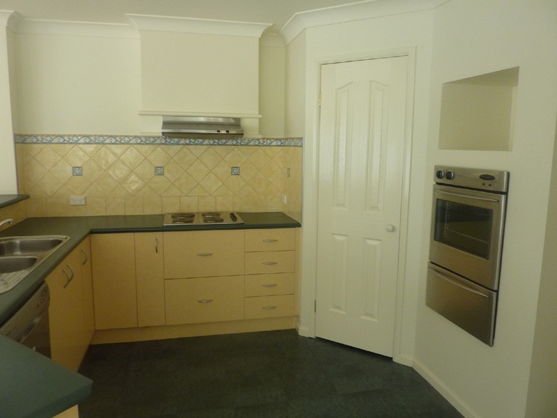 18 Lemon Gum Cct, Blue Haven NSW 2262