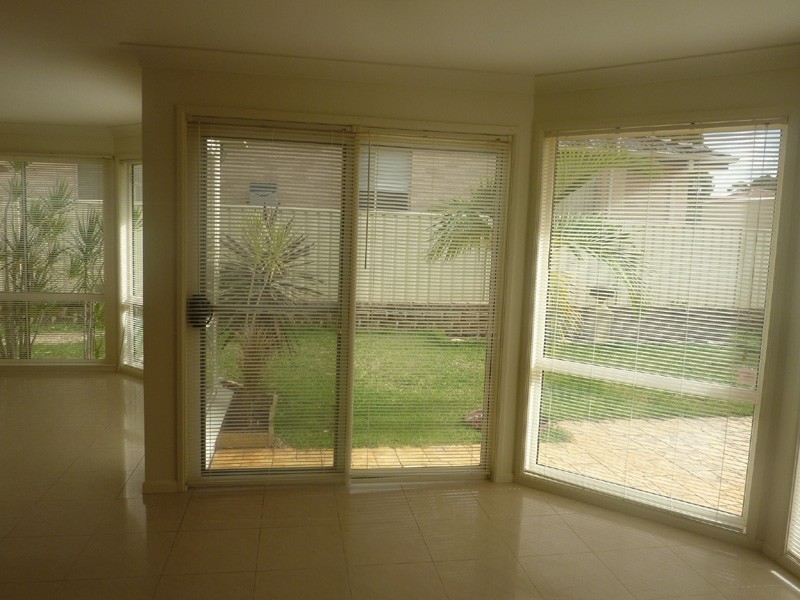 18 Lemon Gum Cct, Blue Haven NSW 2262