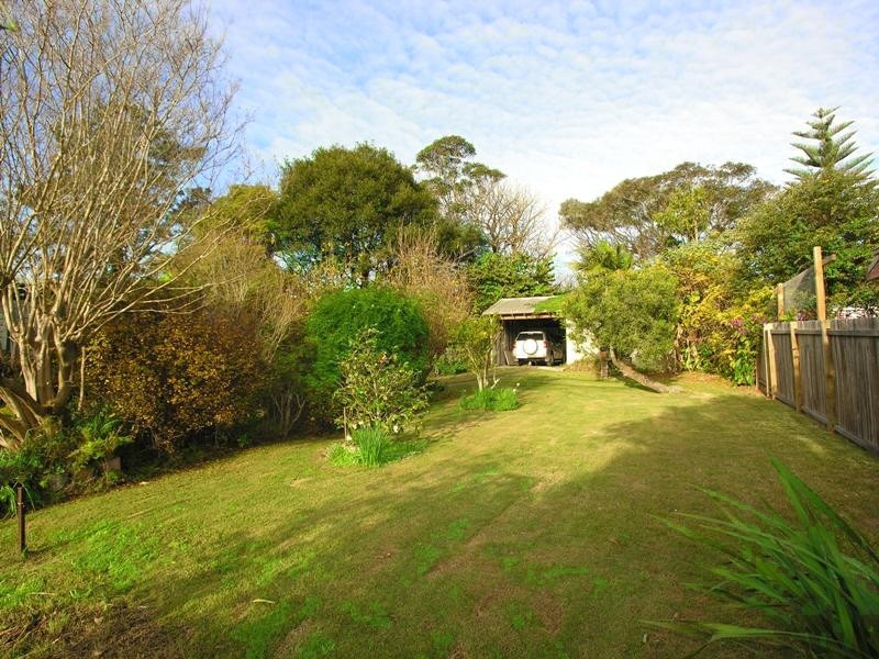 690 The Entrance Road, Bateau Bay NSW 2261